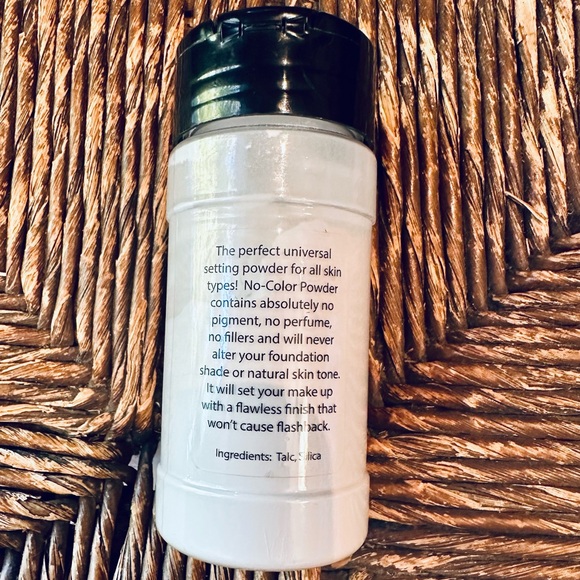 ✨💛 RCMA The Original No Color Finishing Powder 💛✨ - Picture 2 of 5